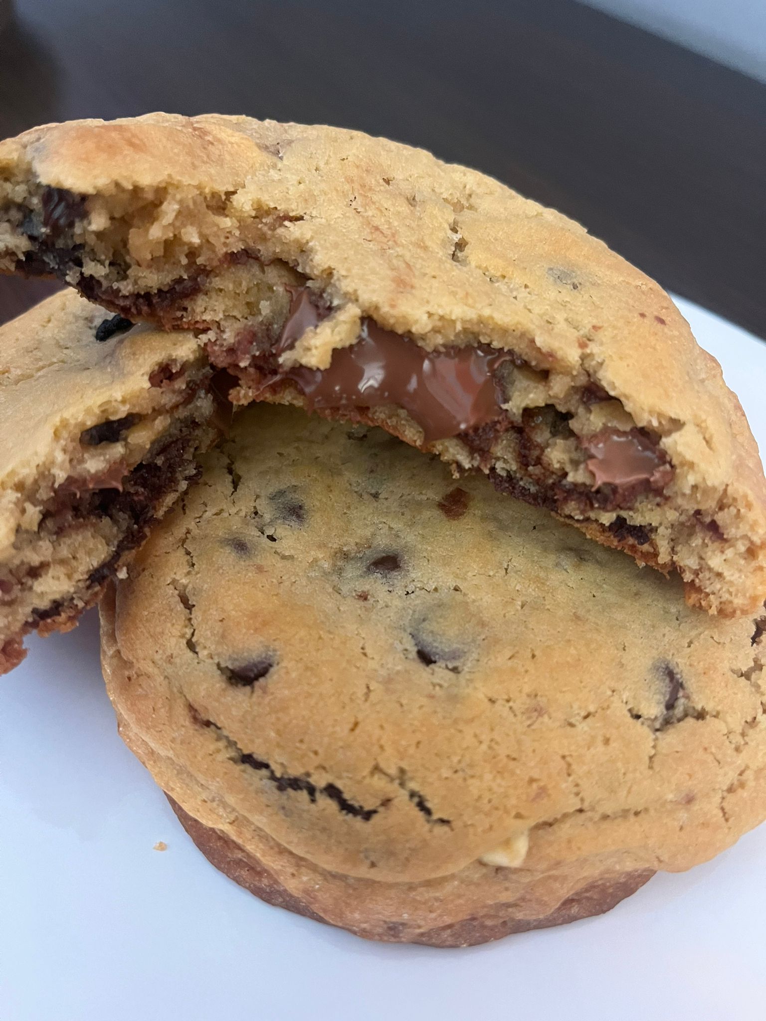 Cookies de chocolate con leche y corazón de Nutella
